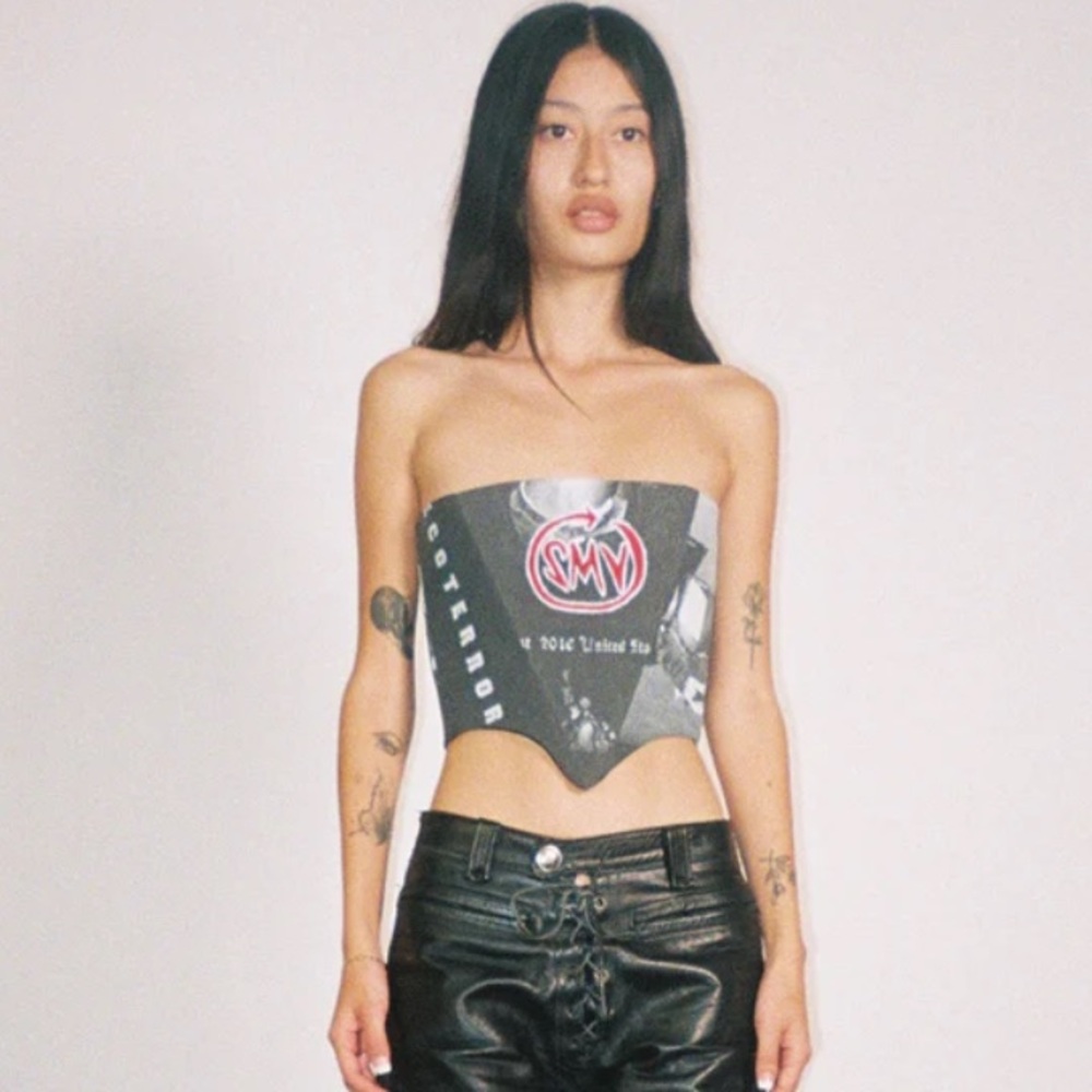 SAMI MIRO VINTAGE Corset Graphic Crop Top